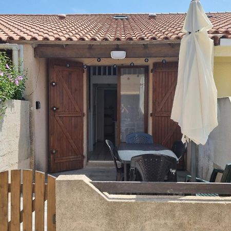 Agreable Petite Maison De Vacances ลูกัท ภายนอก รูปภาพ