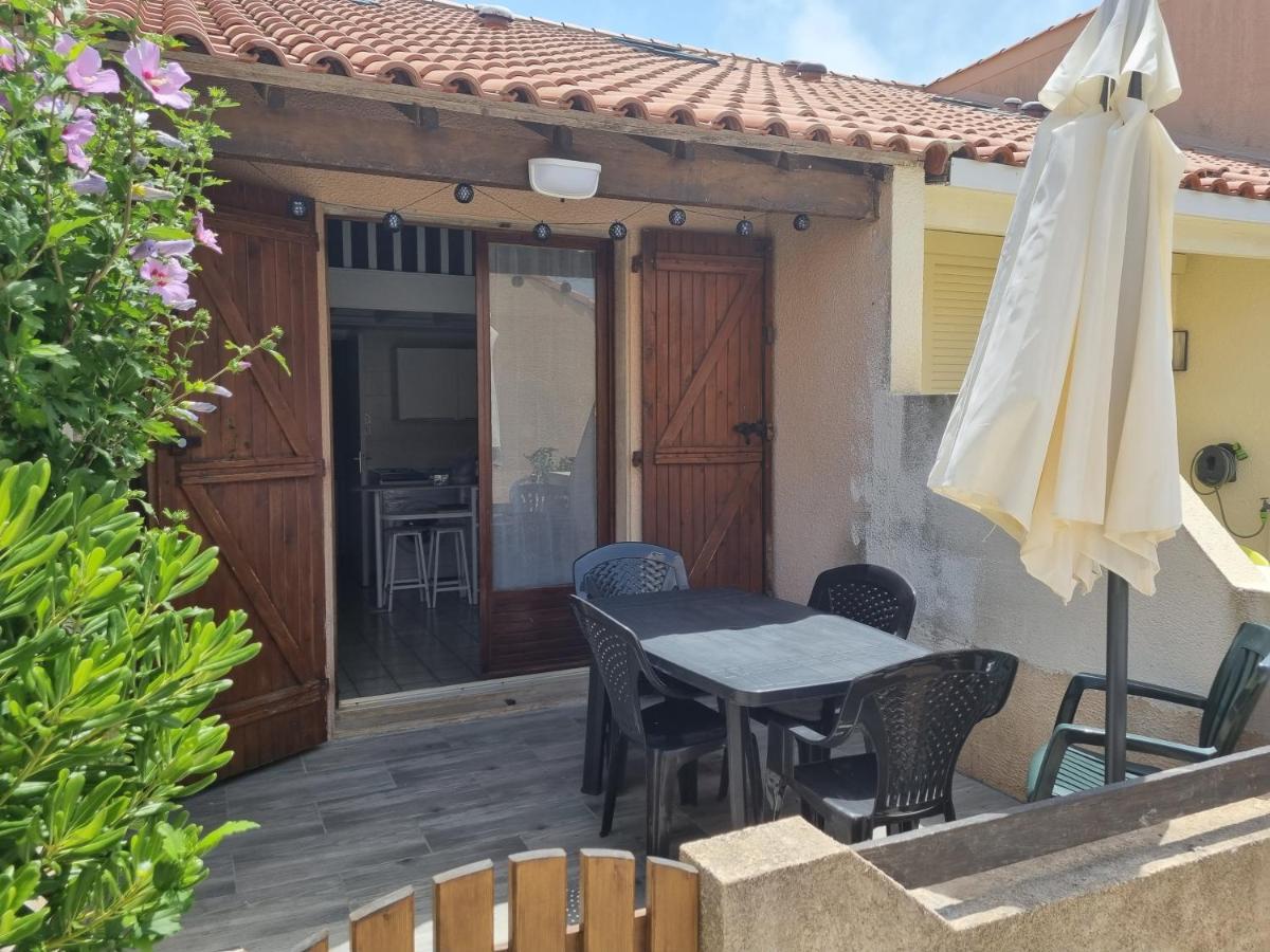 Agreable Petite Maison De Vacances ลูกัท ภายนอก รูปภาพ